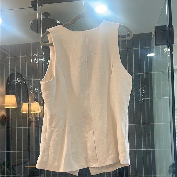 Elegant Cream Vest - Picture 2 of 2